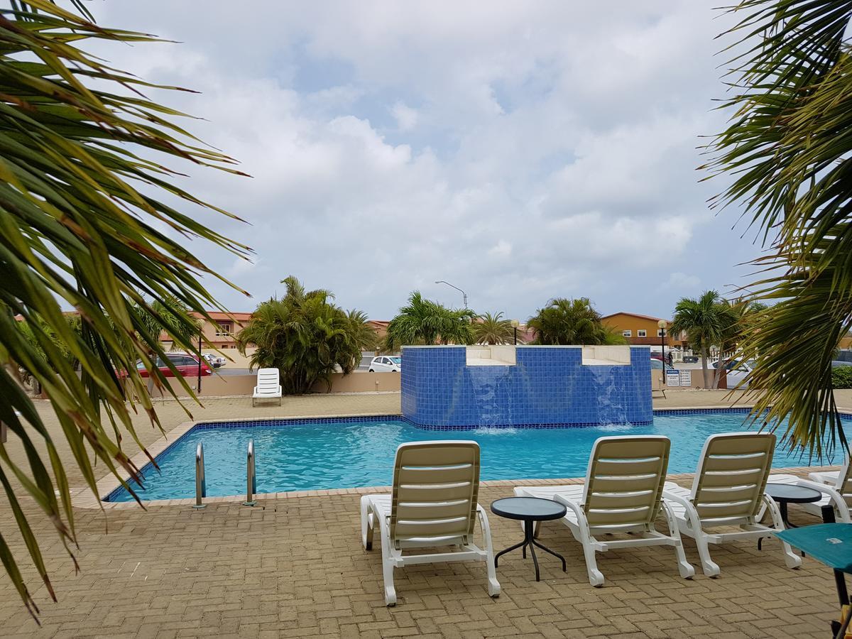 Aruba Breeze Condominium Oranjestad Exterior foto